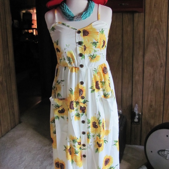 UNBRANDED Dresses & Skirts - SUNFLOWER SUNDRESSES  BRAND NEW  CREAM COLOR  TRUE